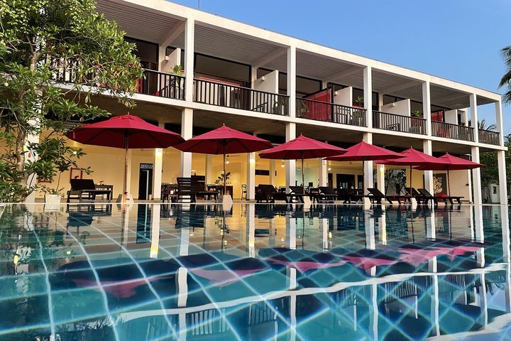 Pool und Restaurant Hotel Ananda