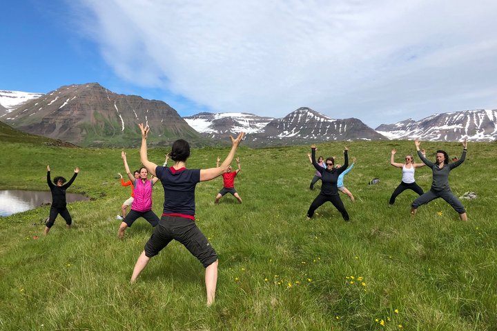 Yoga Übungen in der Natur