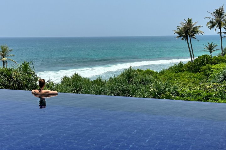Infinitypool Barberyn Waves