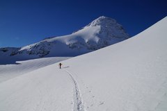 Schneeschuhwanderer im Binntal 