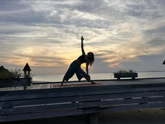 Frau Yoga Pose Malediven 