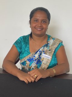  Ayurveda-Ärztin Frau Dr. Chandra