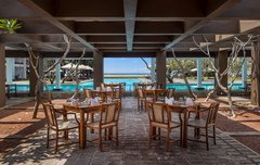 Heritance Ayurveda Maha Gedara - Restaurant mit Blick zum Meer
