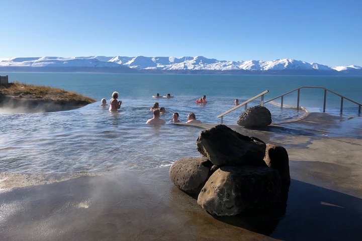 Heisse Quellen Menschen im Wasser 