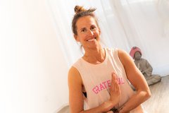 Yogalehrerin Karin Bittel 