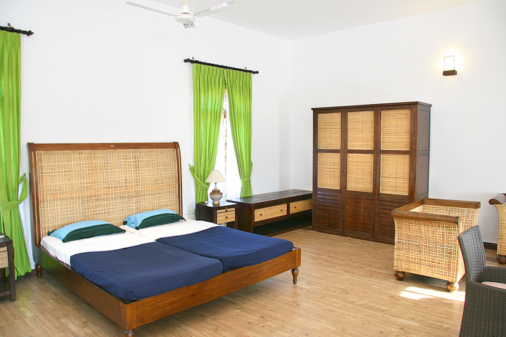 Hotel Rajah Beach Suite Room