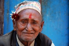 Älterer Herr in Nepal