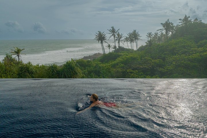 Barberyn Waves Swimming Pool 