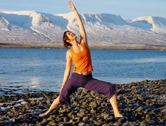 Yoga Übung in der Natur 